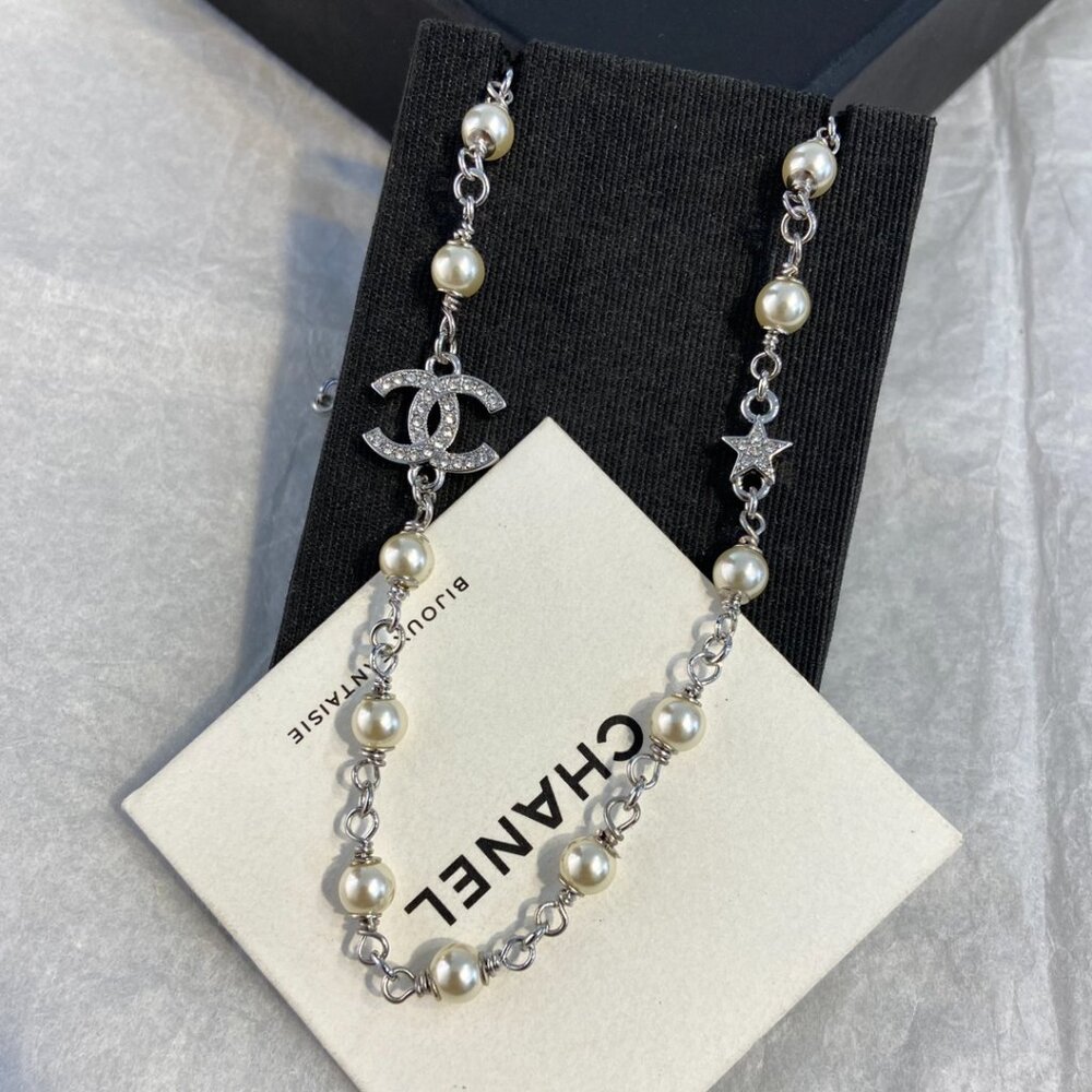 Auth Chanel NWT Pearl & Strass CC Choker with Star Accents - Picture 3 of 5